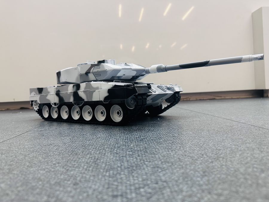 RC Panzer "German Leopard 2A6" Schnee Tarnung Lackiert Heng Long 1:16 mit Stahlgetriebe -2,4Ghz V7.0 – Bild 9