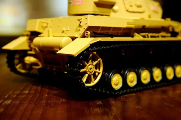 RC Panzer "Kampfwagen IV Ausf.F-1" Heng Long 1:16 Sandfarbe mit Rauch und Sound, Stahlgetriebe und 2,4Ghz+V7.0 – Bild 15
