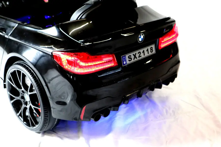 Elektro Kinderfahrzeug "BMW M5" - lizenziert - 12V7A Akku, 2 Motoren- 2,4Ghz Fernsteuerung, MP3, Ledersitz+EVA-Schwarz – Bild 6