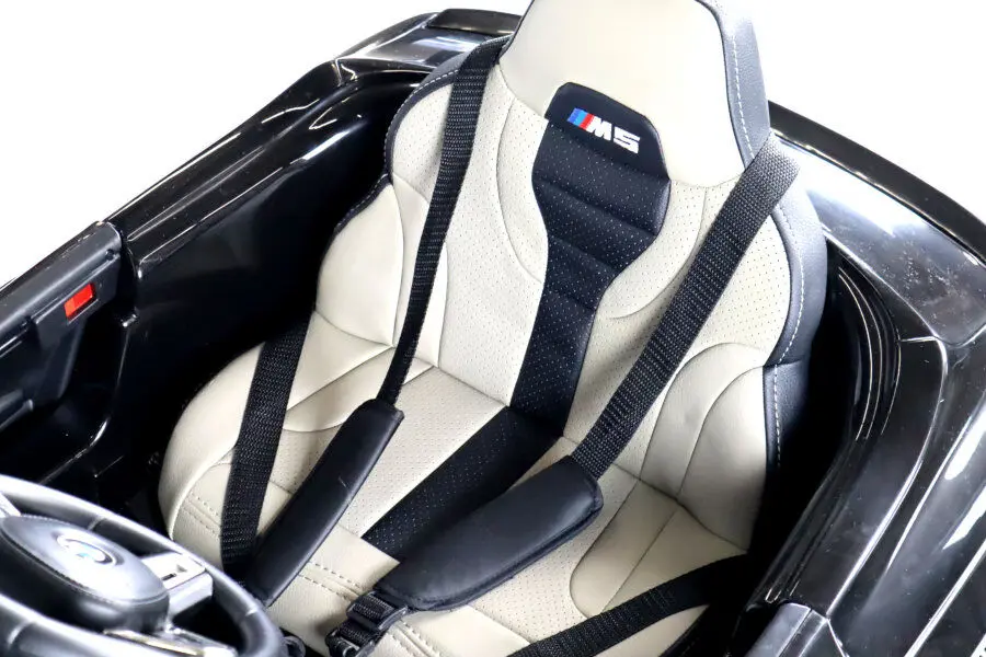 Elektro Kinderfahrzeug "BMW M5" - lizenziert - 12V7A Akku, 2 Motoren- 2,4Ghz Fernsteuerung, MP3, Ledersitz+EVA-Schwarz – Bild 7